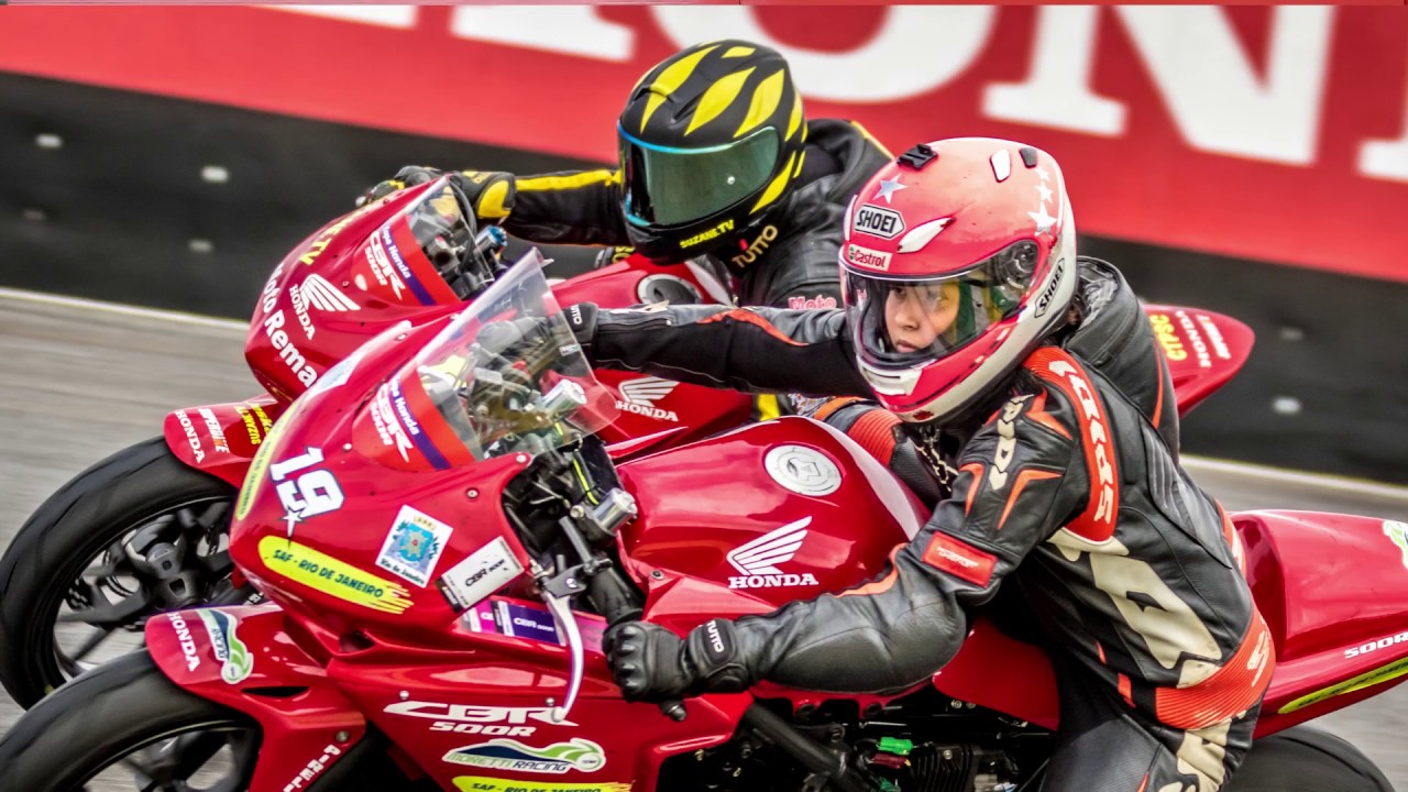 Brasileiro de 14 anos ganha corrida de motovelocidade na Espanha - Carros  UOL - UOL Carros