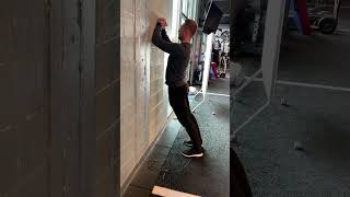 Wall Press Up