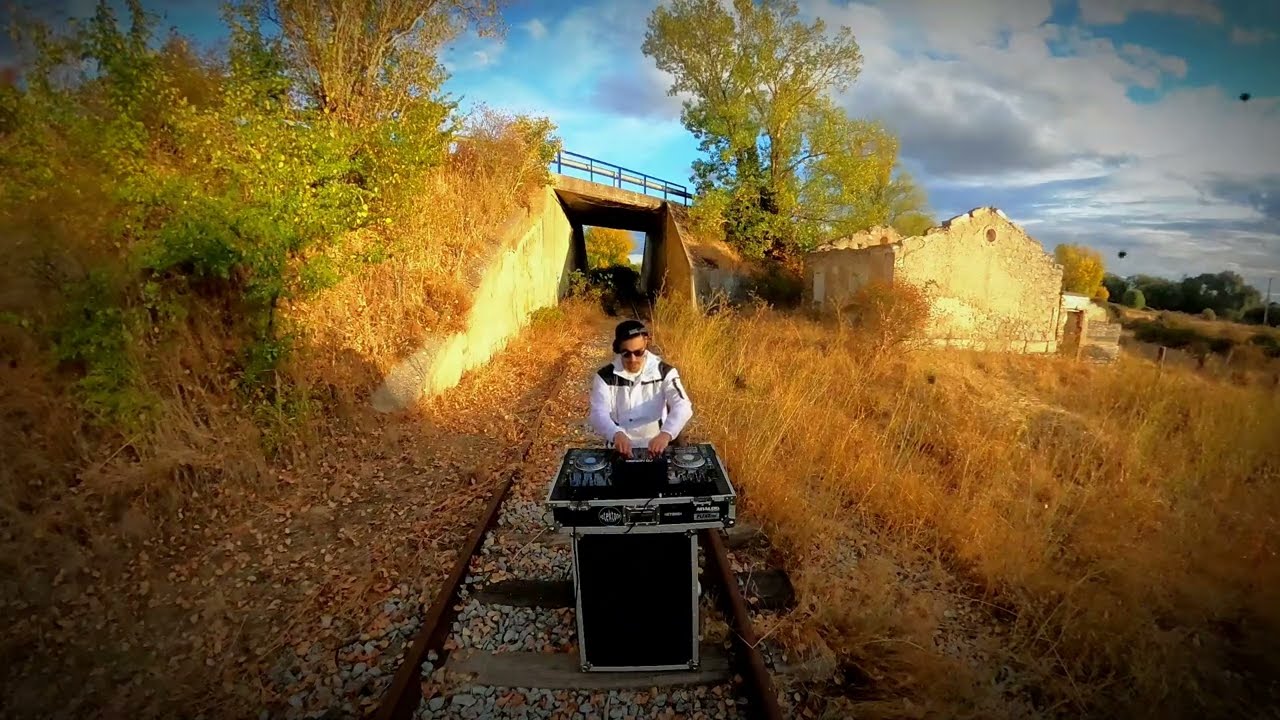 Cherryphonic - Techno Set In Random Place [Raw/Deep/Hymnotic/Groove/HardGroove] DENON PRIME 4