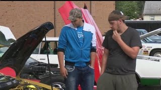 Car enthusiasts raise funds for Shop with a Cop program