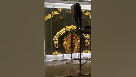 Video lắp đặt tranh đá xuyên sáng đối xứng