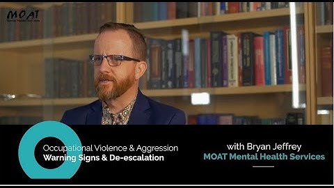 "Which de-escalation techniques can staff use when faced with an agitated patient?"