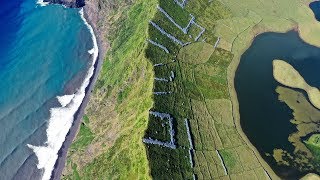 Viagem aérea na ilha do Corvo  / An aerial trip at Corvo island.