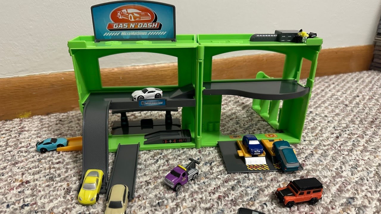 Расширяемый игровой набор Micro Machines Gas N' Dash (с 10 машинками) — распаковка, демонстрация ...