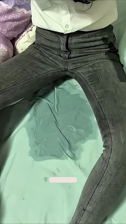 Cewek Ini Bangun dan Lihat Sesuatu yang Bikin Kaget di Kasurnya! #shortvideo