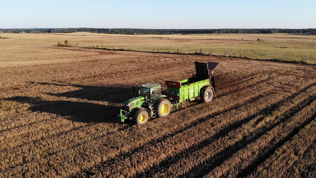 Rozrzucamy obornik na dwa zestawy i szykujemy się pod rzepak!