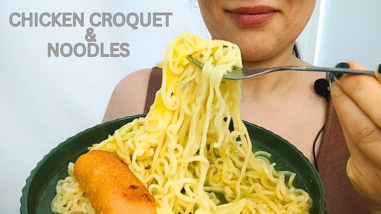 Cozy Study Break Mukbang | Hot Noodles & Chicken Croquette on a Cold Fall Day