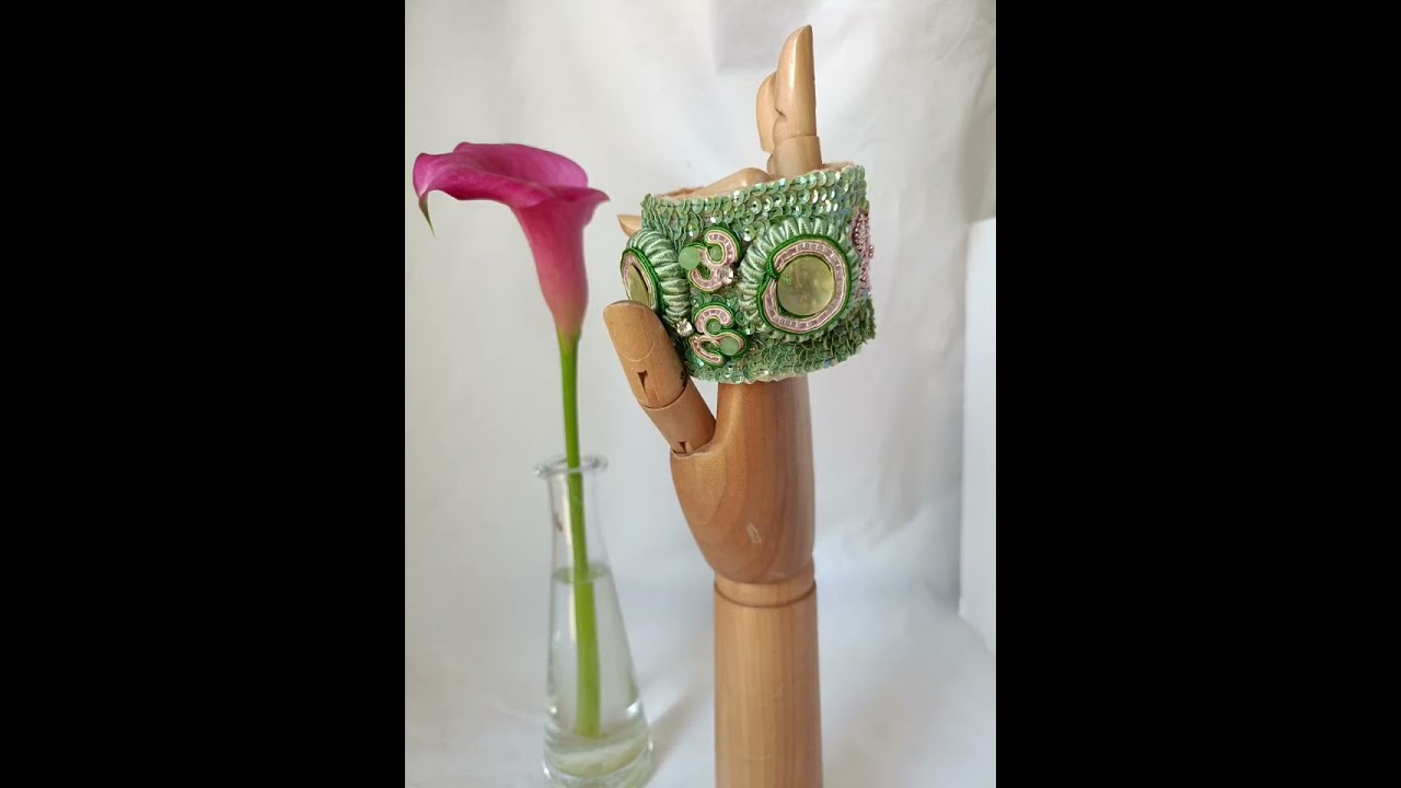 BRAZALETE VERDE ROSA LUNEVILLE Y SOUTACHE