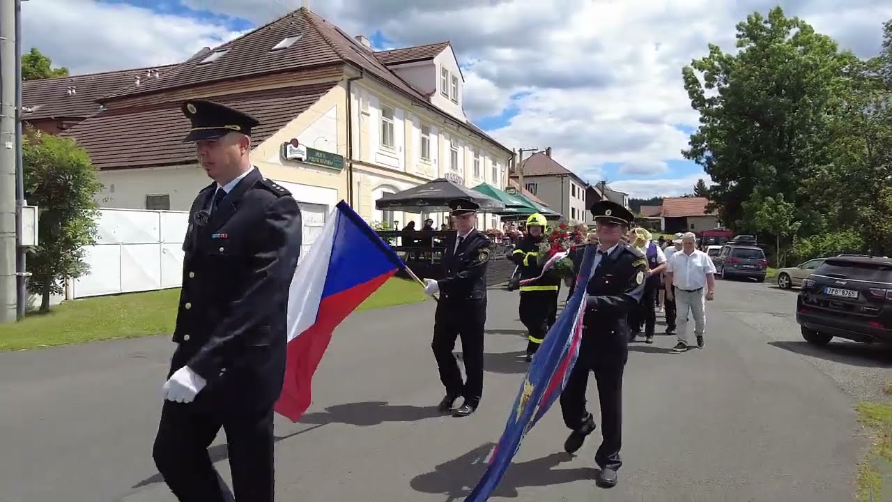 Oslavy 130. výročí založení SDH Hořehledy: Slavnostní průvod