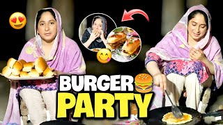 Late Night Bnaya Shami Burger Sab Na Kia Bohat Enjoy