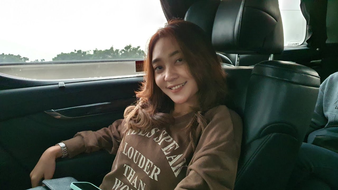 Kursi panas Difarina Indra Adella