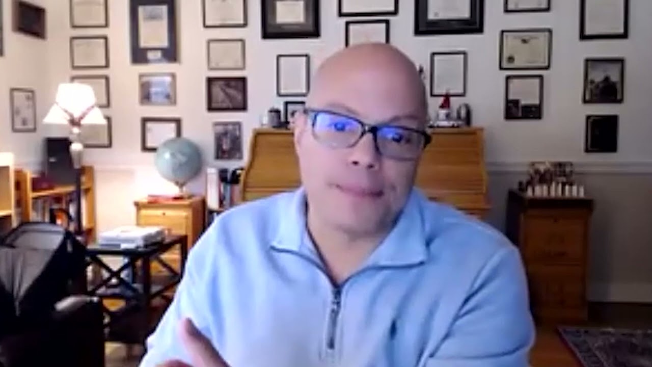 On difference between a compliance lawyer and the business role of a compliance officer