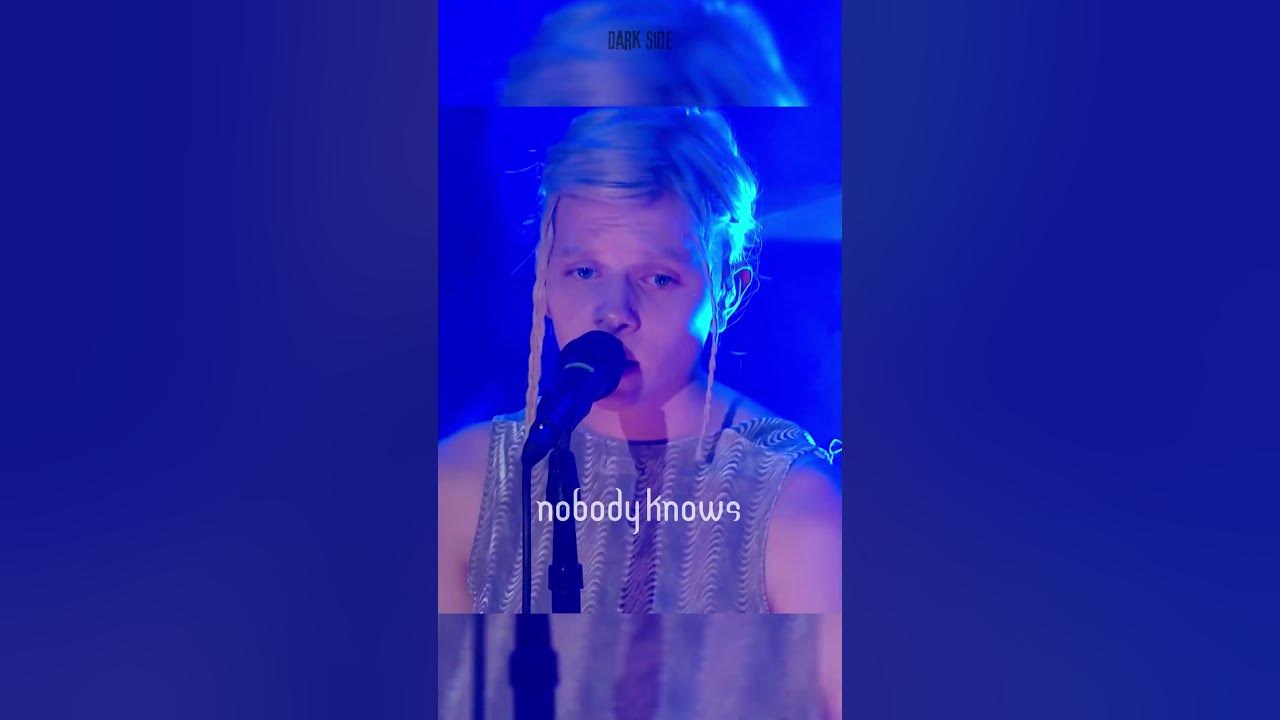 AURORA - Runaway - LIVE