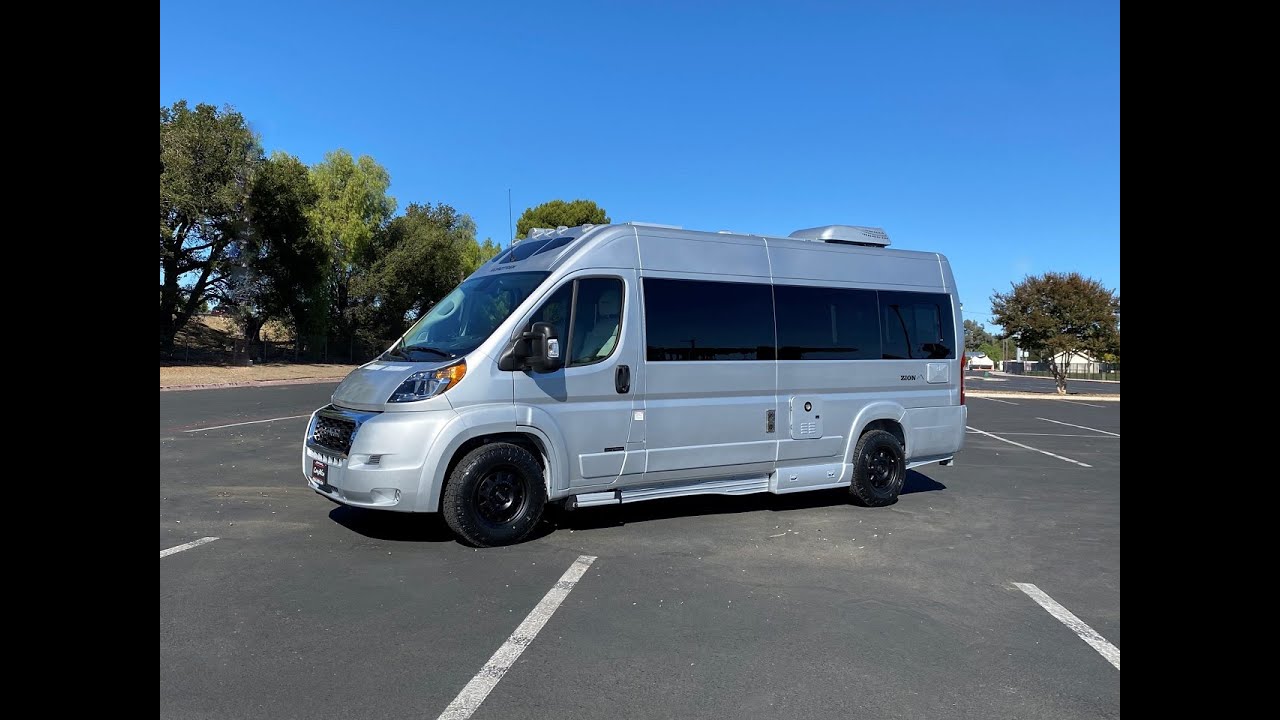 2021 Roadtrek 400 AMP Lithium Power Opposing Couches