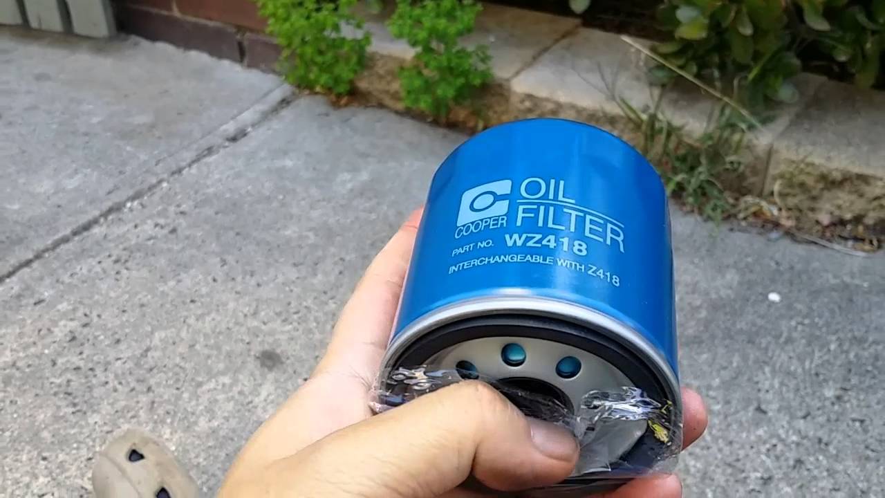 Oil change on my 2007 Ford Focus - YouTube