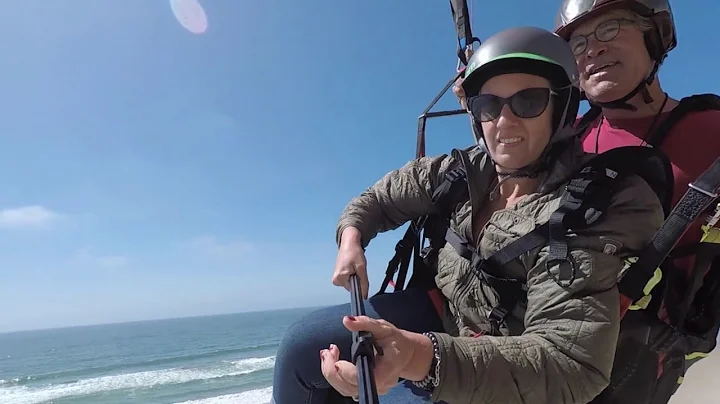 Sara Moon Paraglides