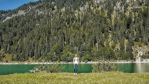 (Un)Posing_Sales * Promo Short * 2025