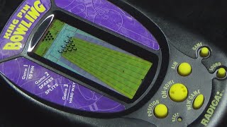 【海外 電子ゲーム】ラディカ キングピン ボウリング ボーリング スポーツ 液晶 玩具 おもちゃ radica king pin bowling game ブラゼ screenshot 2