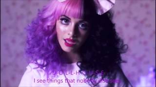 Dollhouse Lyrics Resimi