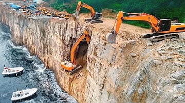 Noruega Está Cortando Una Montaña Por La Mitad Para Ocultar El Mar En Su Interior