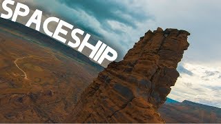 FLYING A SPACESHIP IN MOAB - CINEMATIC LONG RANGE FPV