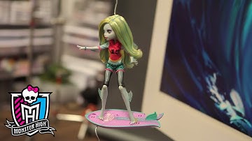 Welcome to a Monster High Photo Shoot! | Monster High