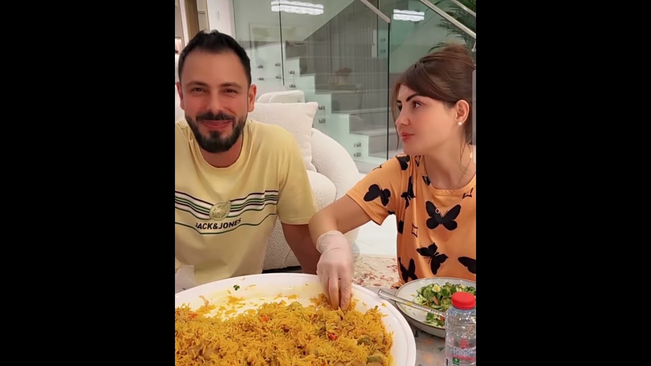 نور وعصام 🥰 اطيب كبسه من تحت ايدين نور العسل   مع بركا عربية واكلنا اطيب كبسه سعوديه 