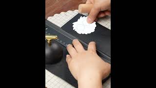 This Leather Craft Cutting Knife features a flat and slanted blade for straight and arc cuts.