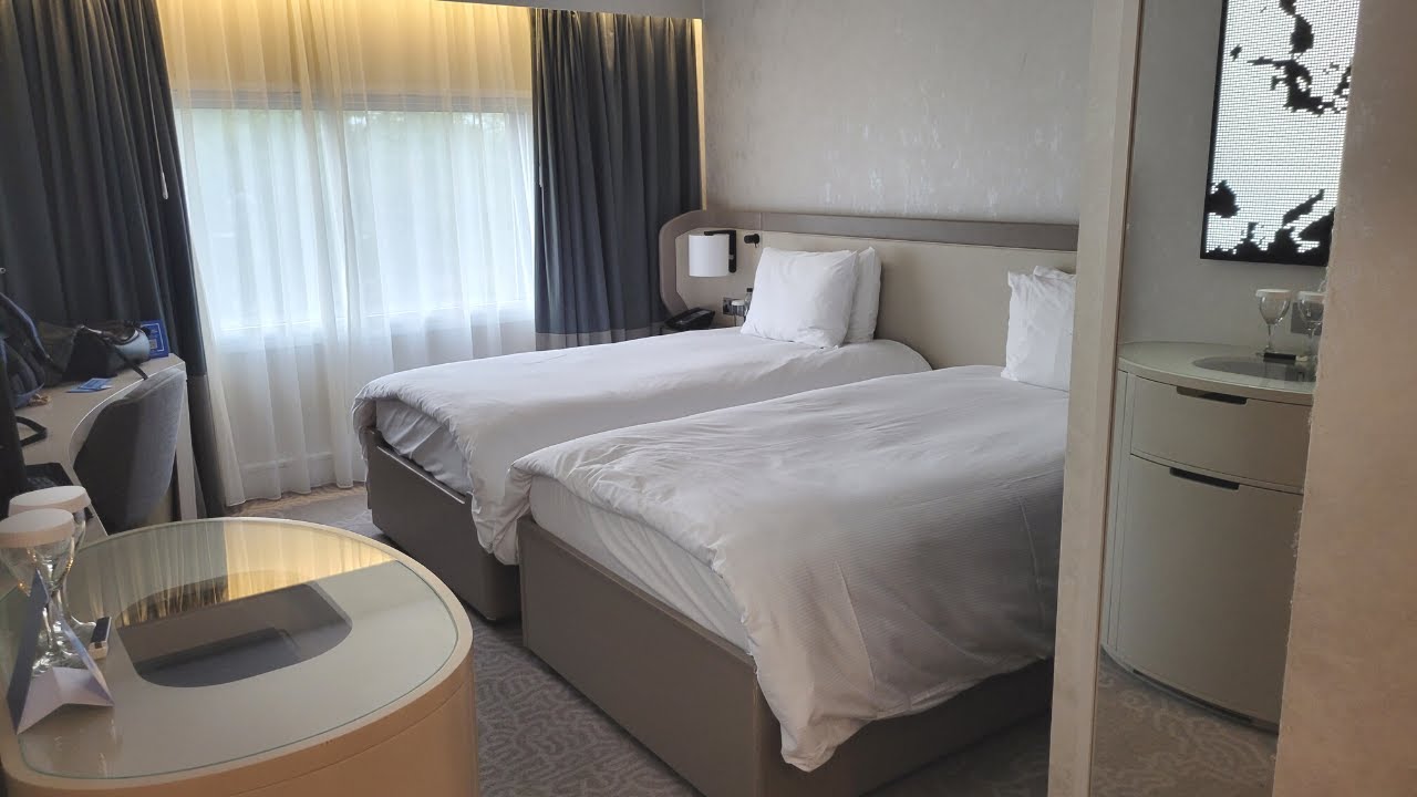 Hilton London Heathrow FAMILY CONNECTED ROOM TOUR!