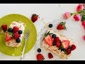 Меренговый рулет с ягодами и миндалём\Meringue roll with berries and almonds