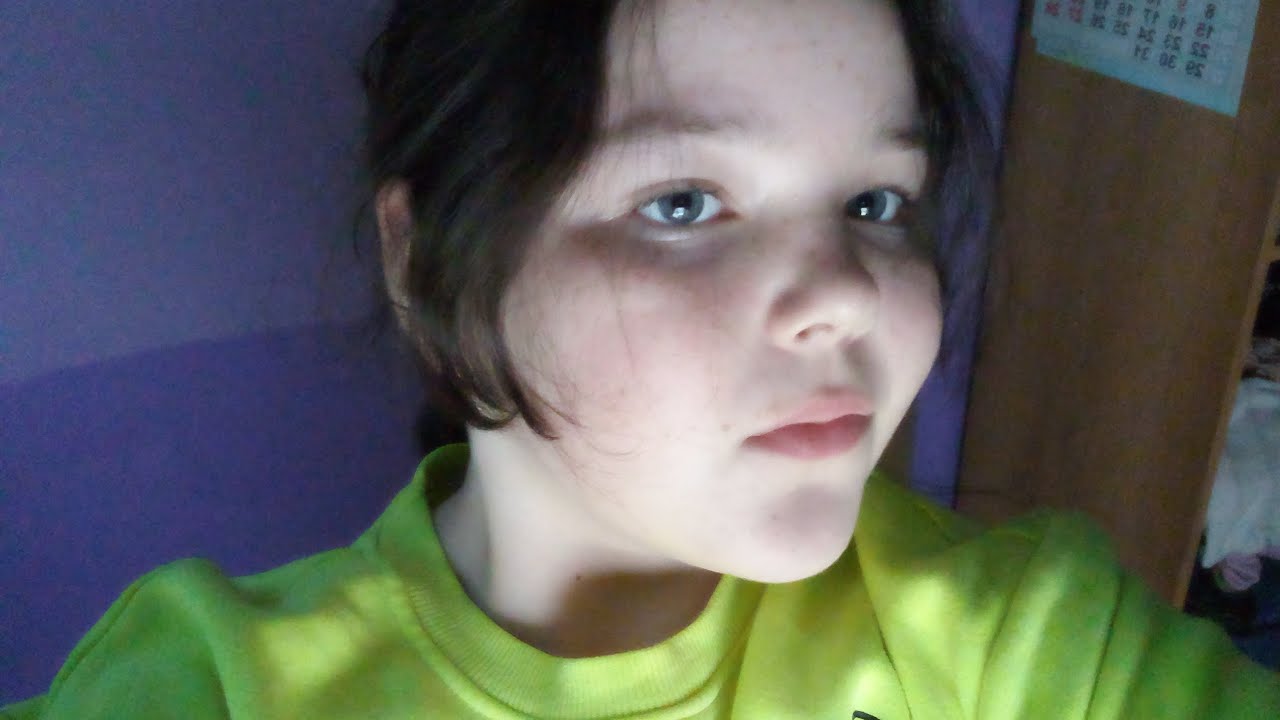 Влог. Поклеила стекло. - YouTube