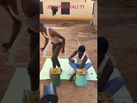 VIKAOSHI COMEDY WANAGOMBANIA CHAKULA BUHILYA NA KIKAOSHI LEO WAYAKANYAGA WAMEINGIA CHA KIKE