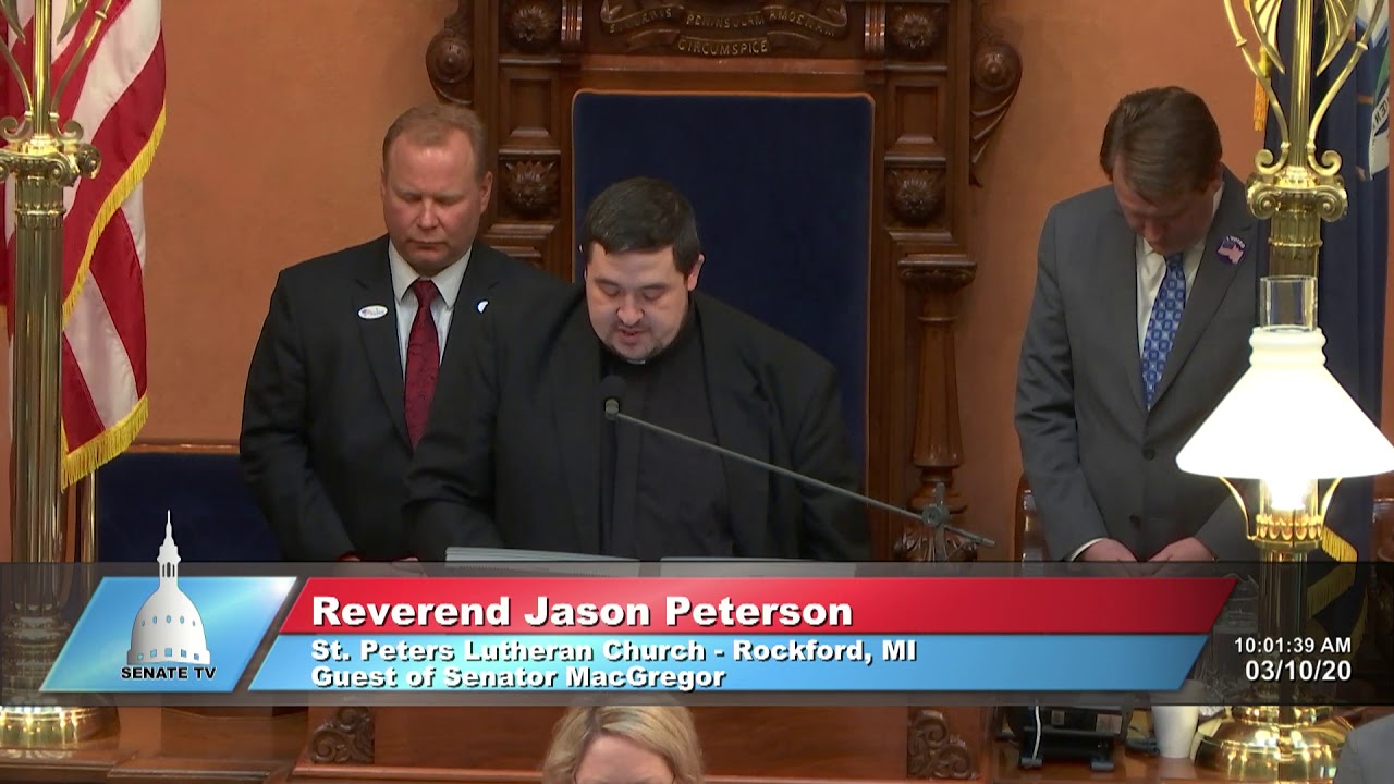 Sen. MacGregor welcomes Rev. Peterson to deliver invocation at Michigan Senate
