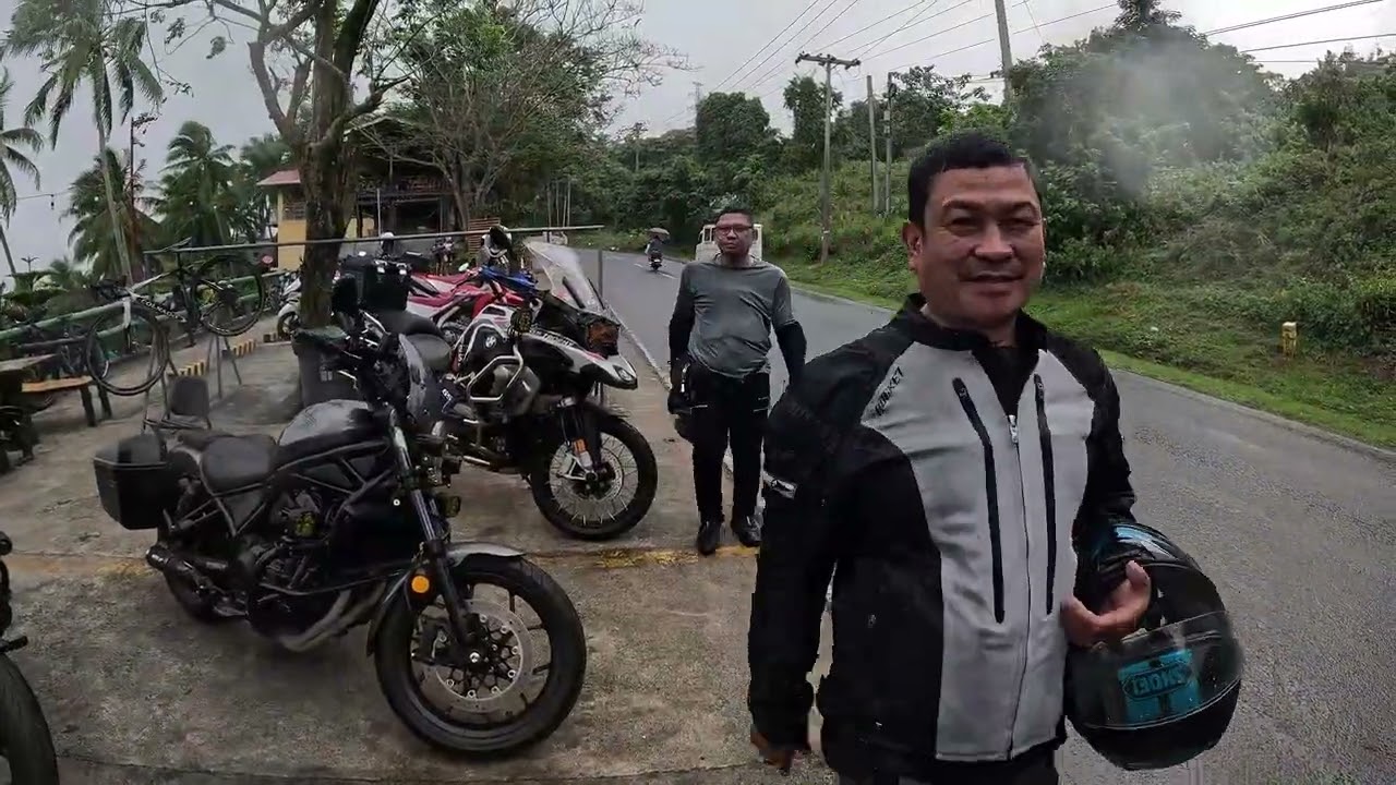 Yhamshe Cafe then breakfast at EA Sitchon Construction. CLMR Moto Club. BMW R1250 GS Adventure