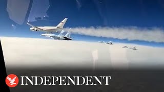 Putin flies into Abu Dhabi with four Su-35 warplanes