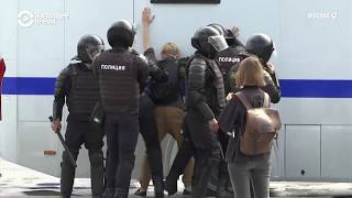 Сотни задержанных на протестах в Москве. Жесткие действия полиции