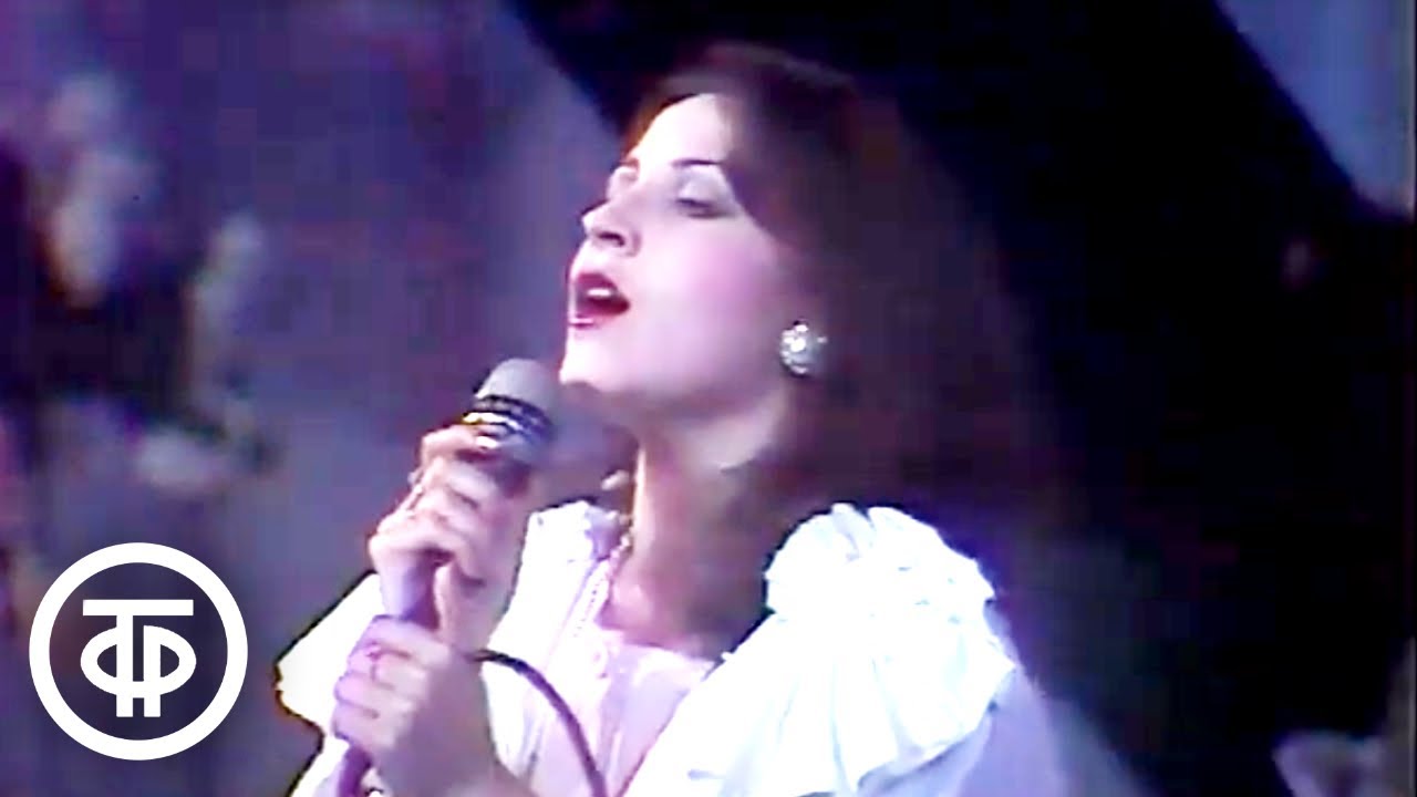 Марина Капуро и группа "Яблоко" - "В горнице" (1990) - YouTube