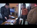 Чиновников поймали на вымогательстве денег у директоров школ города Нарын