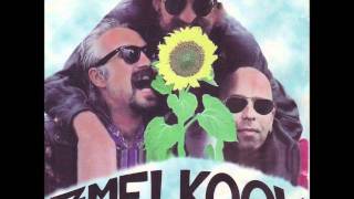 Video thumbnail of "Zmelkoow-Škodljivec"