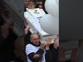 Il feretro di Domenico esce sulle note di "Guerriero" di Mengoni: la mamma in lacrime