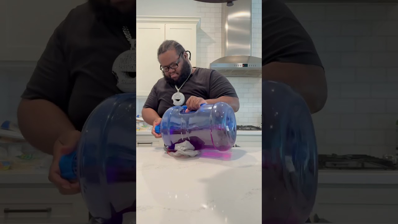 BRO MADE A PLUG JUGG 😂😂