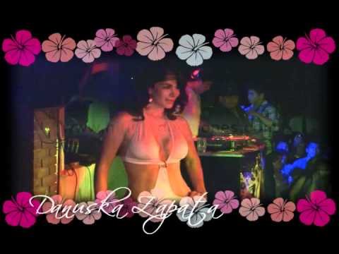 Desfile LUAU PARTY - Leslie Shaw, Viviana Rivaspla...