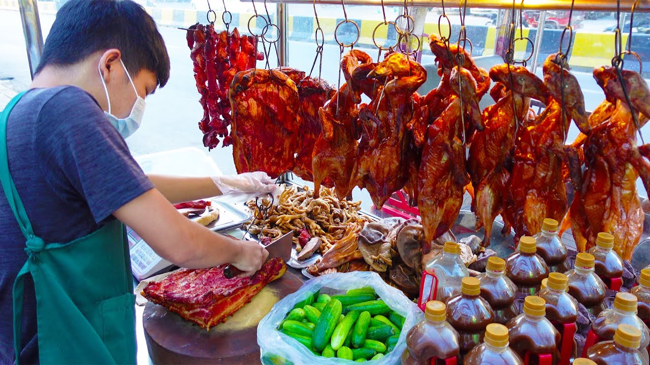 Best for Crispy Pork Belly Lovers! Hard-Working Young Man Fast Chopping Roasted Pork & Intestines
