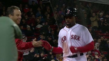 TEX@BOS: Pedroia beats out double play to score run