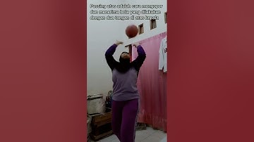 Praktek penjas melakukan passing atas passing bawah dan push up wanita