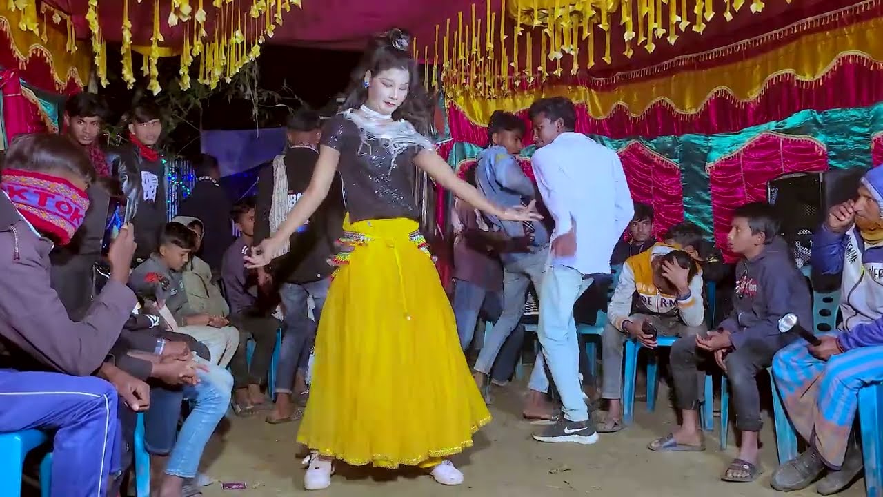 ম্যাডাম নাচে দোলে কোমর | Medam Nache Dance | New Wedding Dance 2026 by Akhi | Bangla Dance