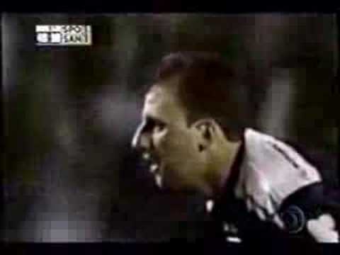 Rogério Ceni - Gol de falta contra o Santos 2000