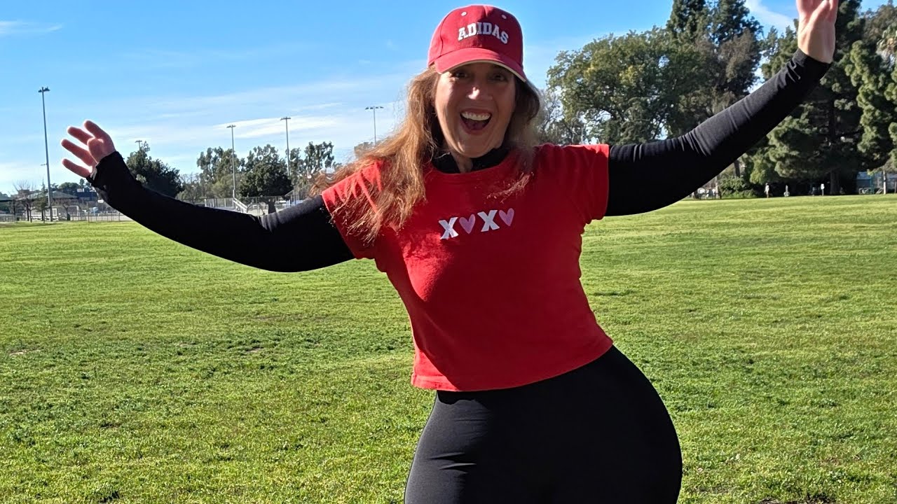 Daily Walk #joinme #levelup #inspiringwomen #fashionfitnessfoodfinds #livestream