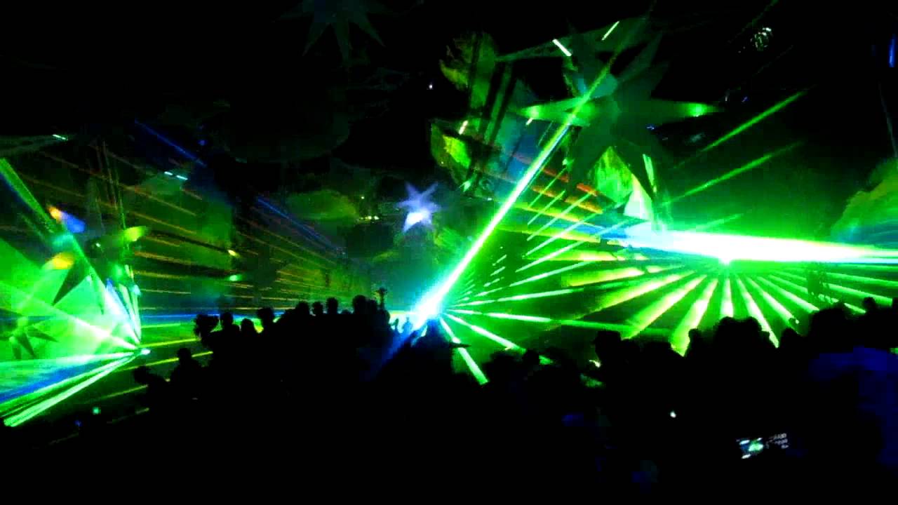 VuuV 2010 - Sonntag 01.08. 00.47 Uhr - mainfloor - LXX25