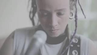 Larie D A R L I N G Live Session